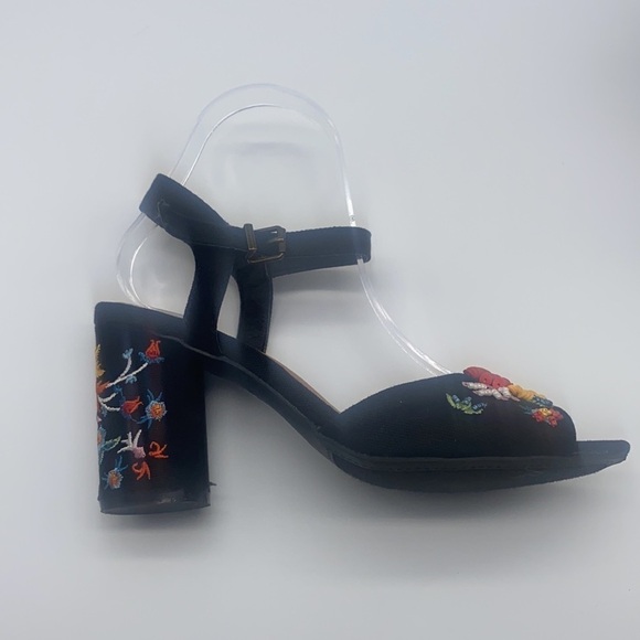 Rampage - Wynne Colorful Beaded Embroidered Embellished Peep Toe Heels Size 7 - Picture 5 of 16